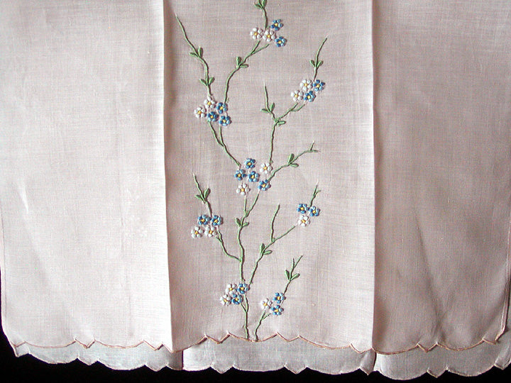 Vintage Embroidered Cotton Pique Guest Towel/cottage 