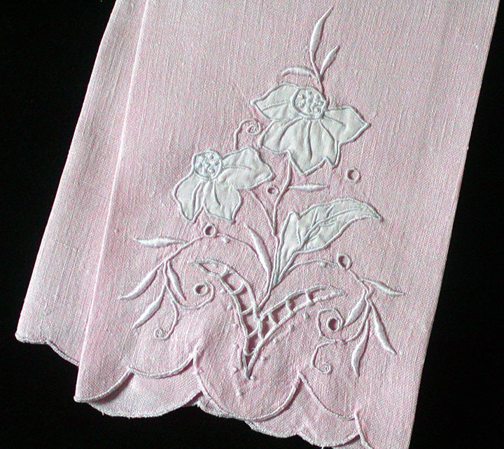 Satin Rosebud Applique Fieldcrest Bath Towels Vintage Towels Eyelet Ruffle  Hem 