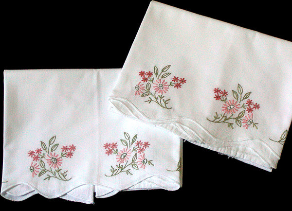 PR Vintage Pillowcases Embroidered Flowers Tubing