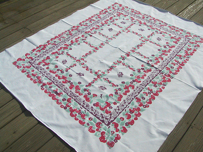 Heavy Weight Vintage Tablecloth Strawberries & Flowers, 58x70 – Gypsy ...