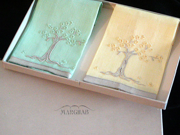 Marghab Jacaranda Tree Vintage Fingertip Towels w Box, Pair